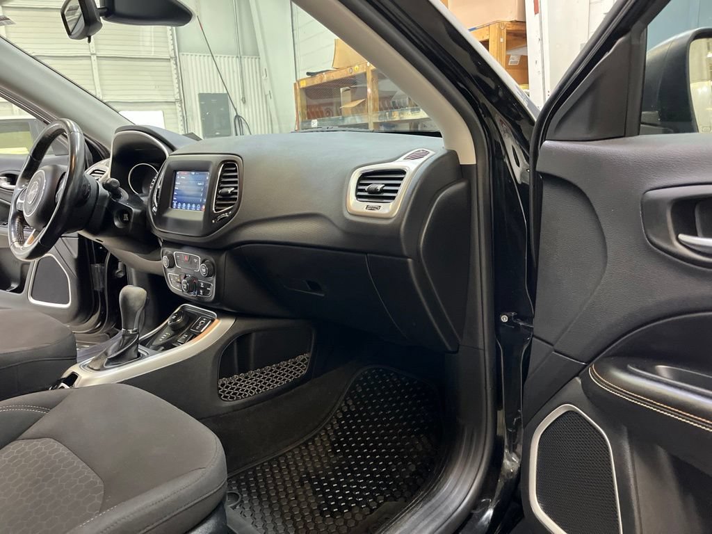 Used 2021 Jeep Compass Sport w/ Cold Weather Group AWD/4WD image 32