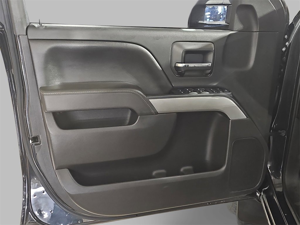 Used 2017 Chevrolet Silverado 1500 LT w/ Midnight Edition image 25