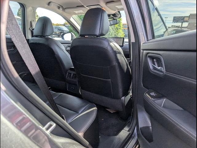 Used 2025 Nissan Rogue SL image 22