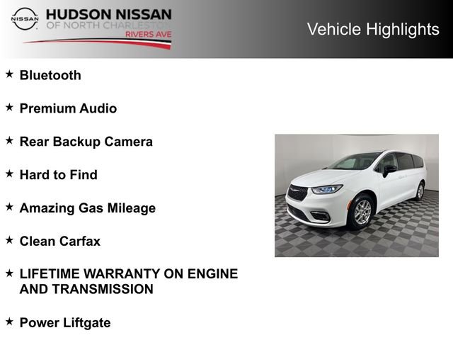 Used 2024 Chrysler Pacifica Touring-L FWD image 10