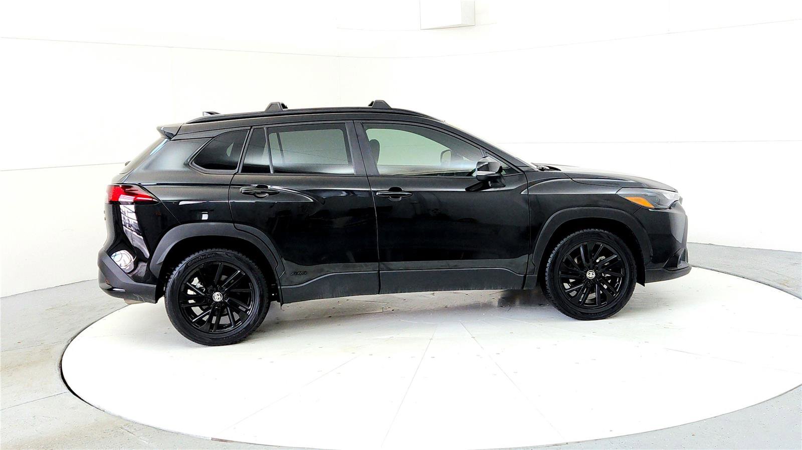 Used 2024 Toyota Corolla Cross Nightshade image 6