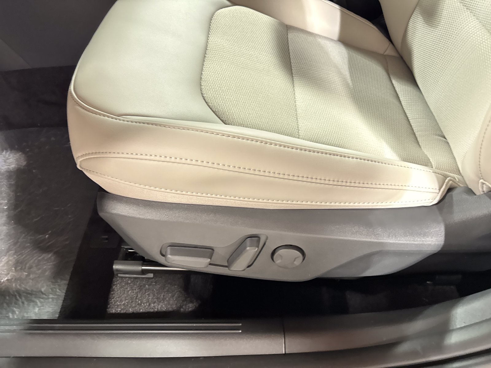 New 2026 Kia Niro FWD image 11