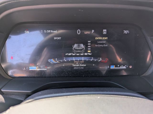 Certified 2024 Jeep Grand Cherokee Overland w/ Luxury Tech Group IV AWD/4WD image 17