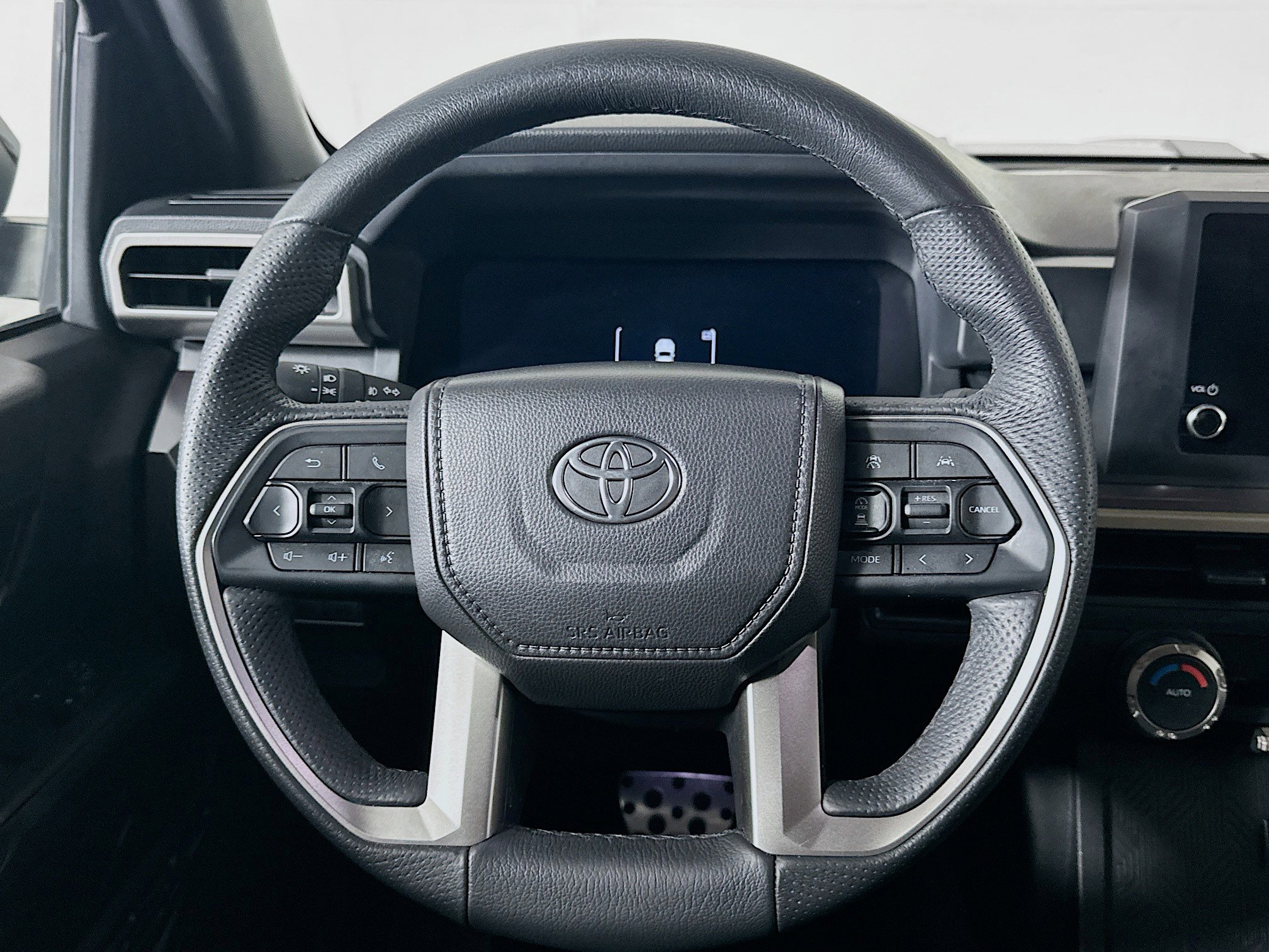 Used 2025 Toyota Tacoma TRD Sport image 18