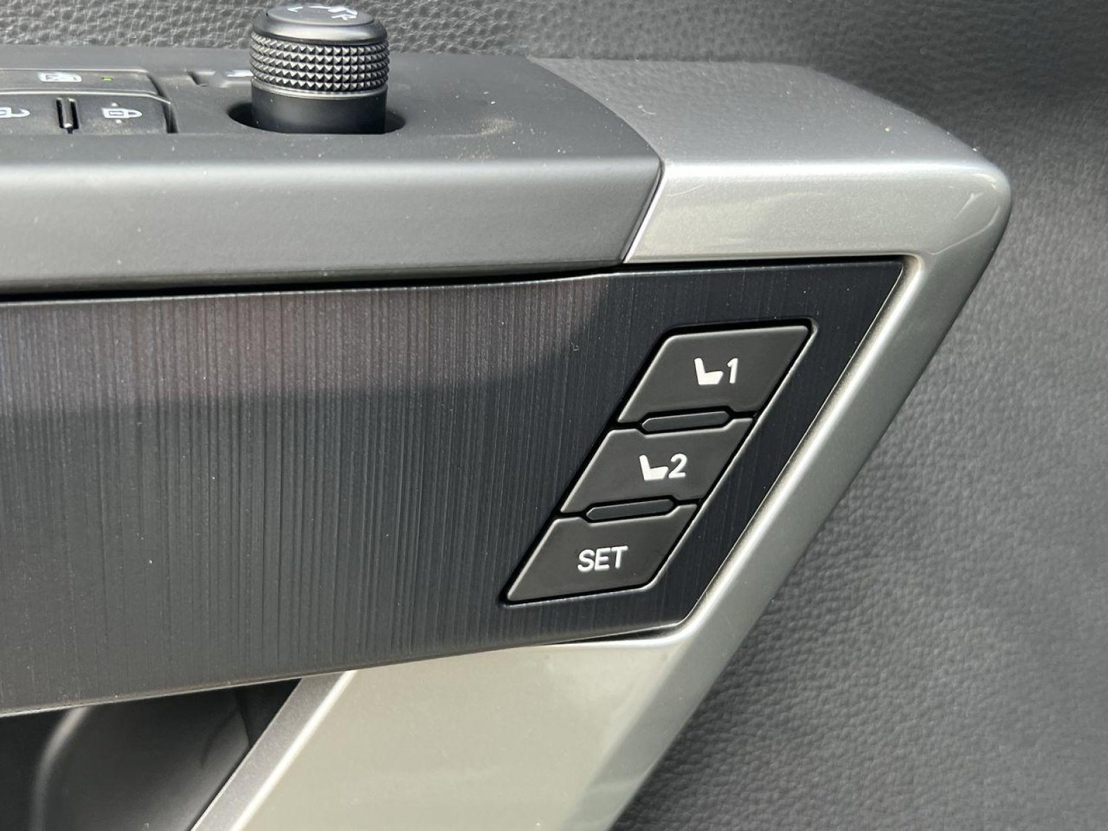 New 2025 Toyota Tundra Platinum image 24