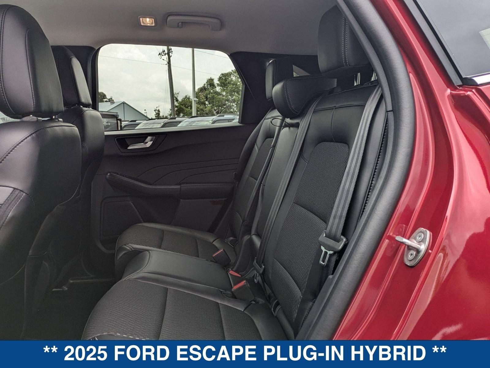 New 2025 Ford Escape SE image 16