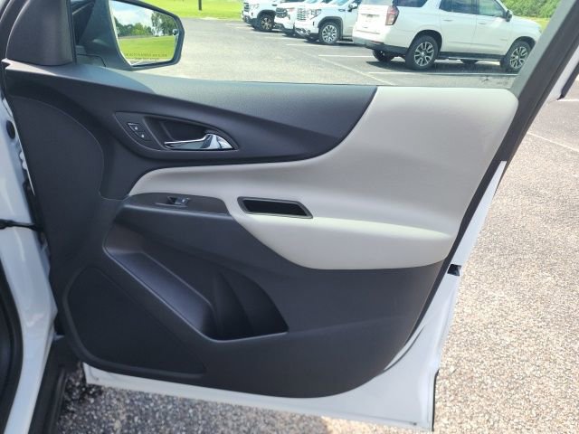 Used 2023 Chevrolet Equinox LS w/ LS Convenience Package image 32
