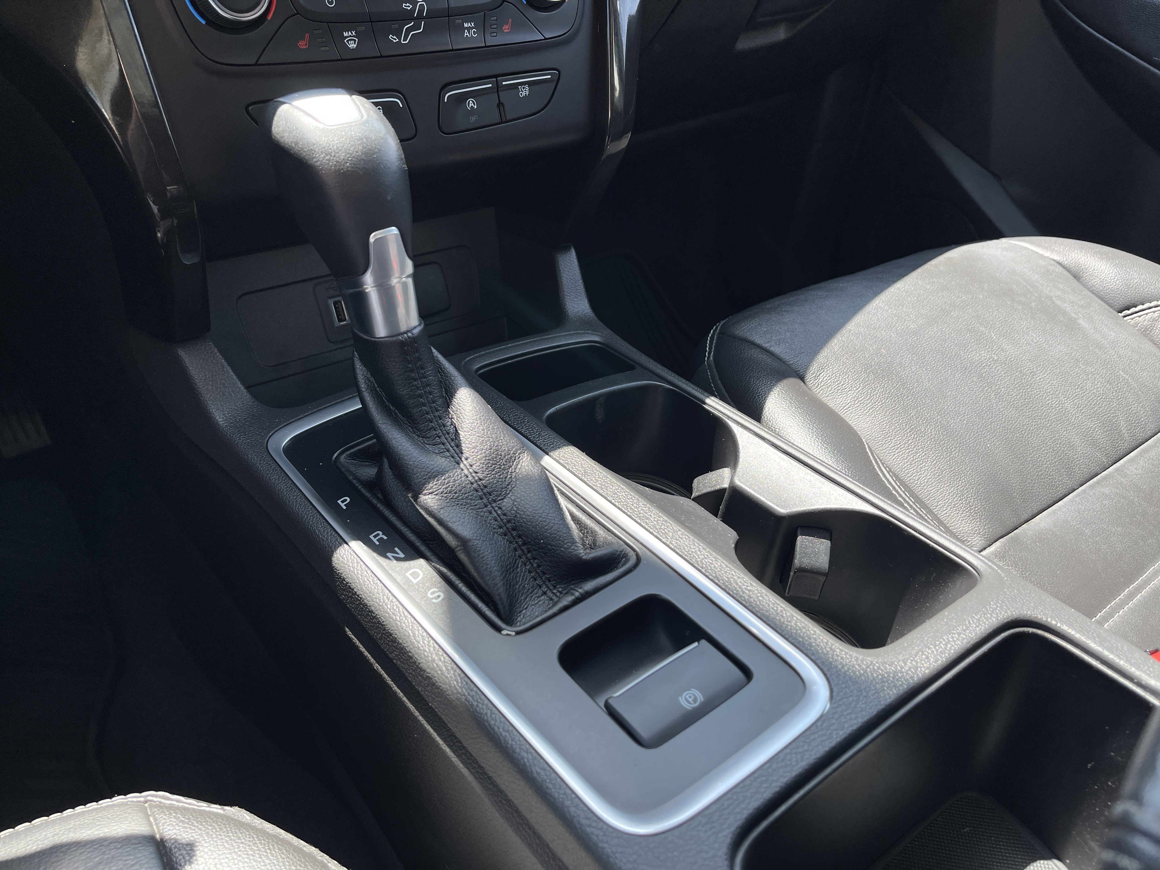 Used 2017 Ford Escape Titanium AWD/4WD image 21