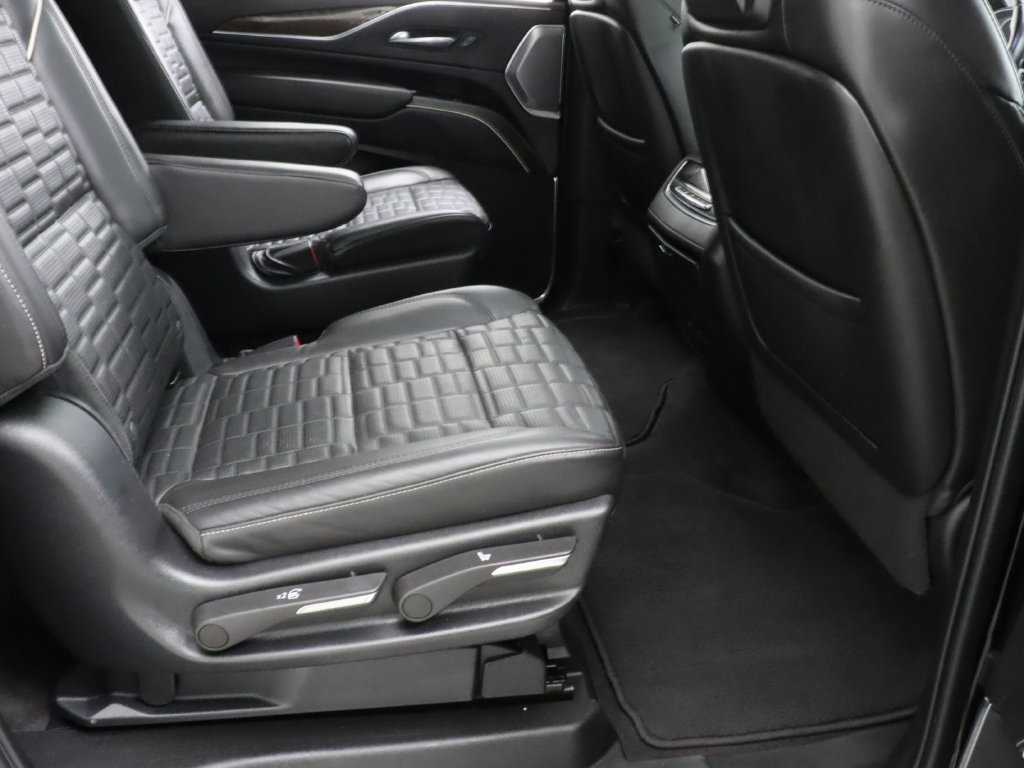 Used 2022 Cadillac Escalade ESV Sport Platinum AWD/4WD image 32