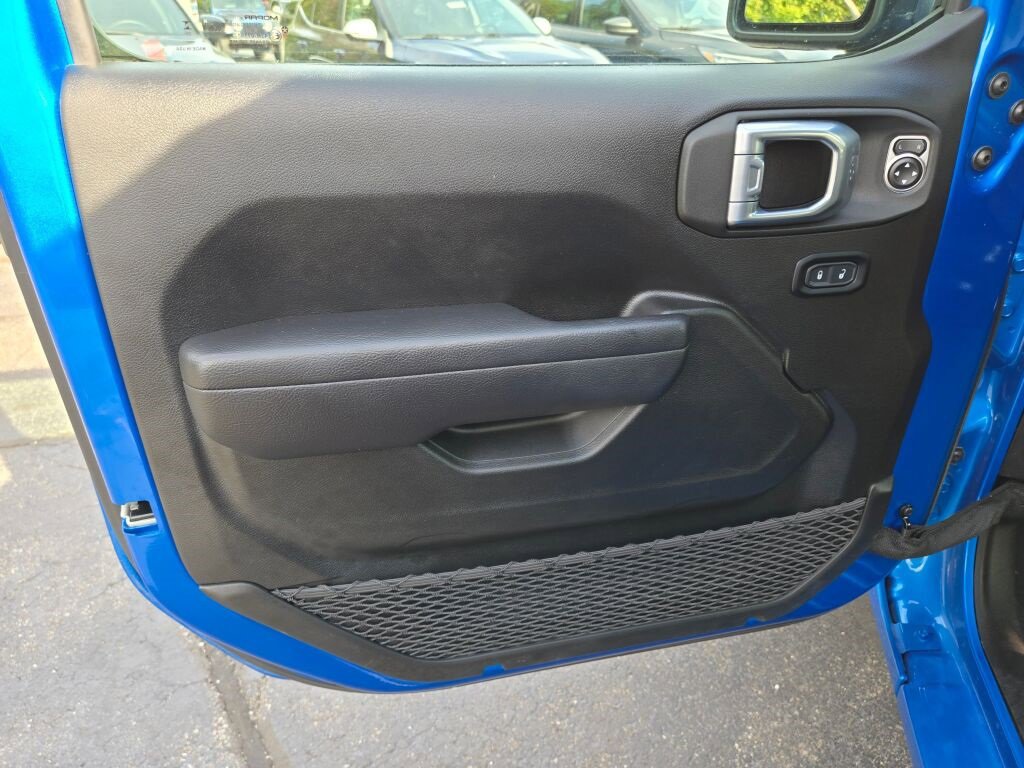 Used 2024 Jeep Wrangler Sport S image 15