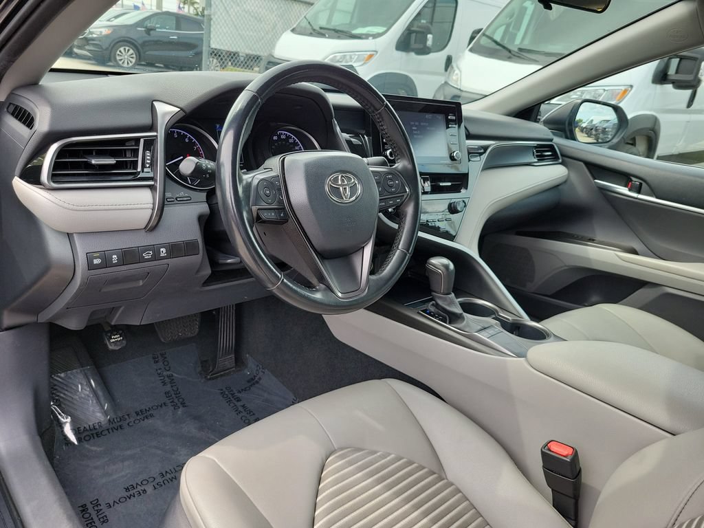 Used 2023 Toyota Camry SE FWD image 9