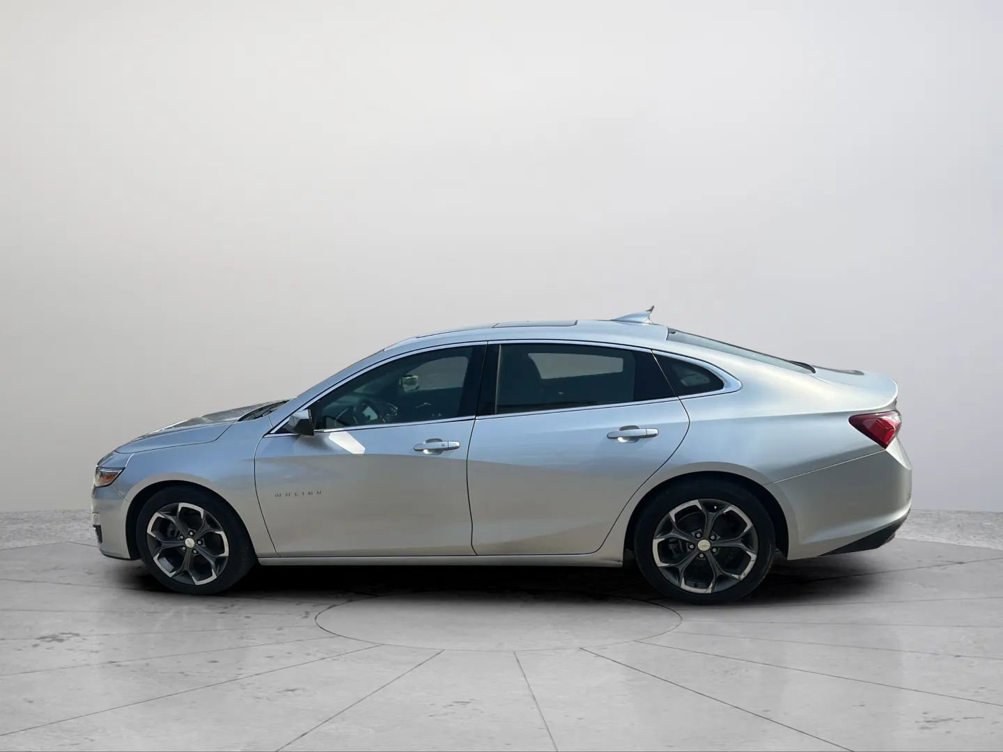 Used 2021 Chevrolet Malibu LT image 16