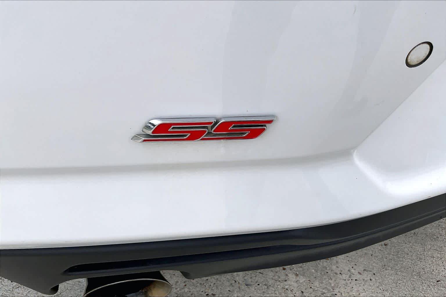 Used 2019 Chevrolet Camaro SS RWD image 9