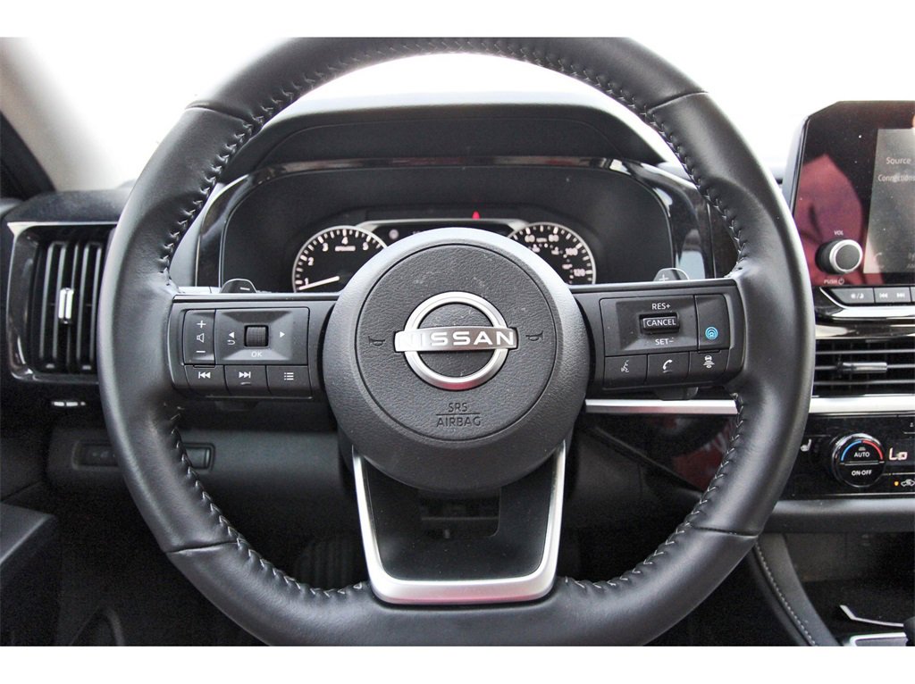 Used 2025 Nissan Pathfinder SV w/ Cargo Package image 9