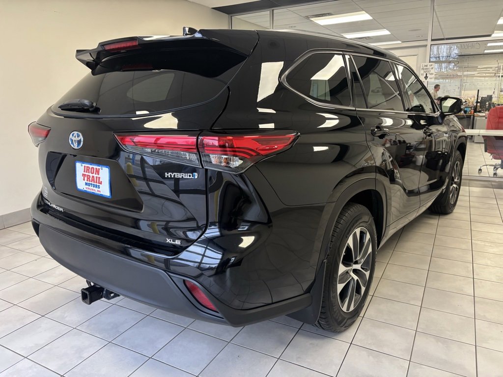 Used 2021 Toyota Highlander XLE image 31