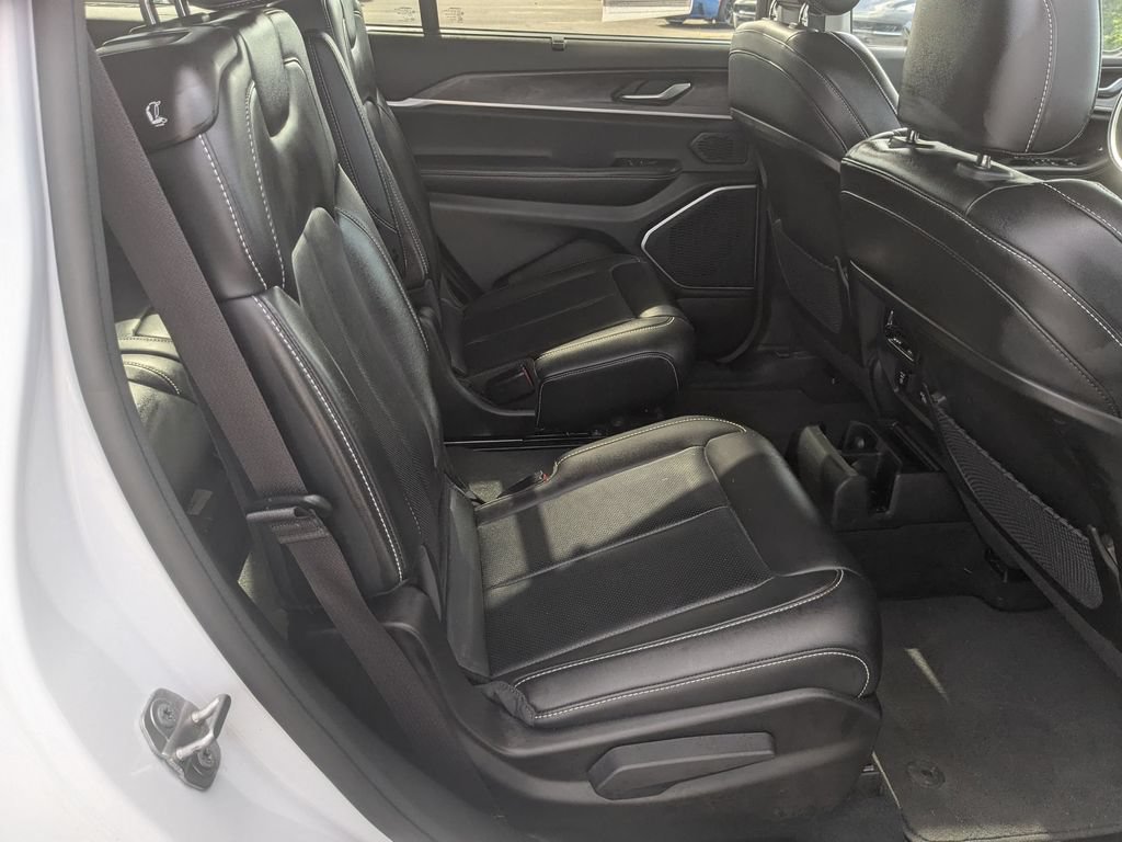 Certified 2022 Jeep Grand Cherokee L Limited w/ Luxury Tech Group II AWD/4WD image 31