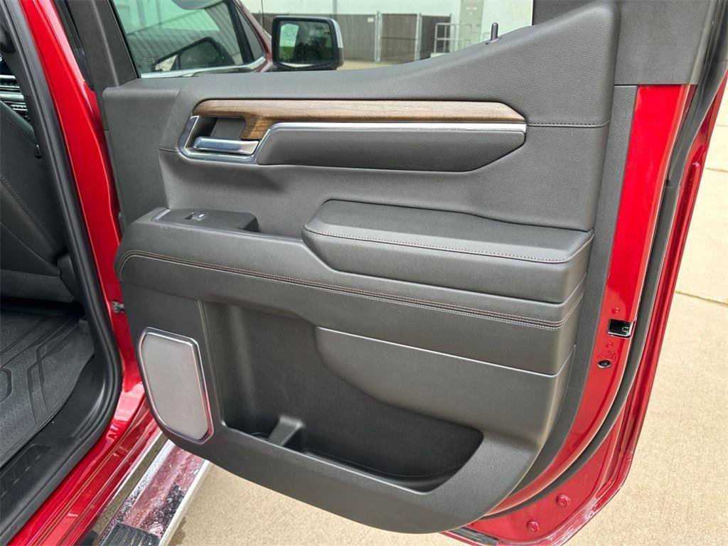 Used 2024 Chevrolet Silverado 1500 High Country w/ High Country Premium Package image 25