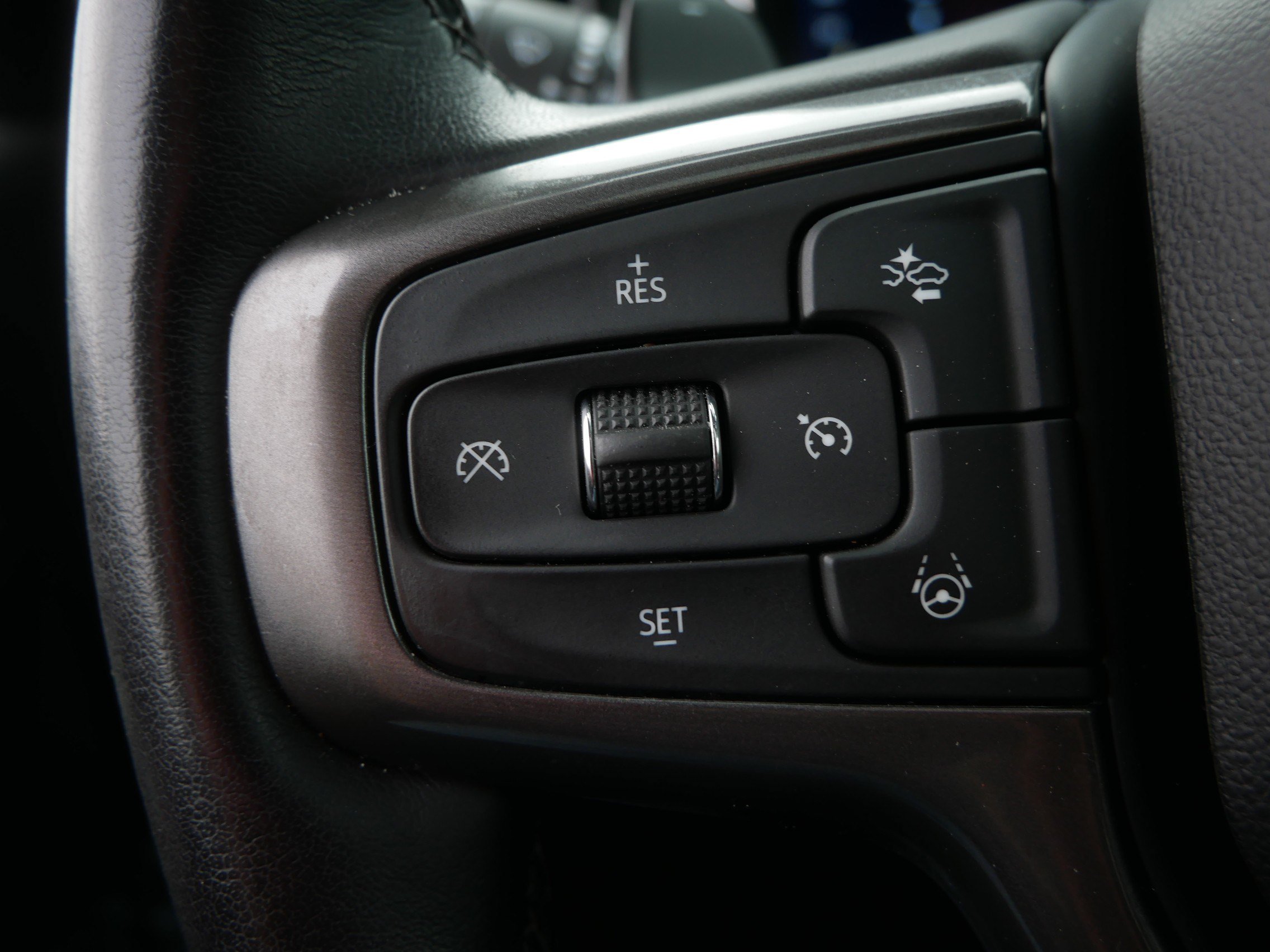 Certified 2025 Chevrolet Silverado 1500 High Country AWD/4WD image 30