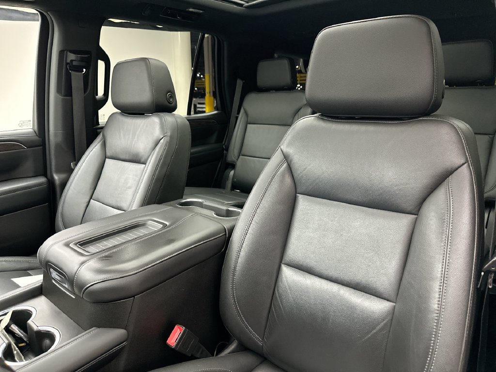 Used 2021 Chevrolet Tahoe Z71 w/ Luxury Package AWD/4WD image 22