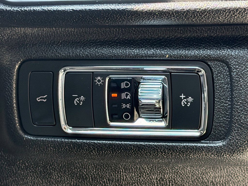 Used 2022 Lincoln Corsair AWD w/ Premium Package image 38