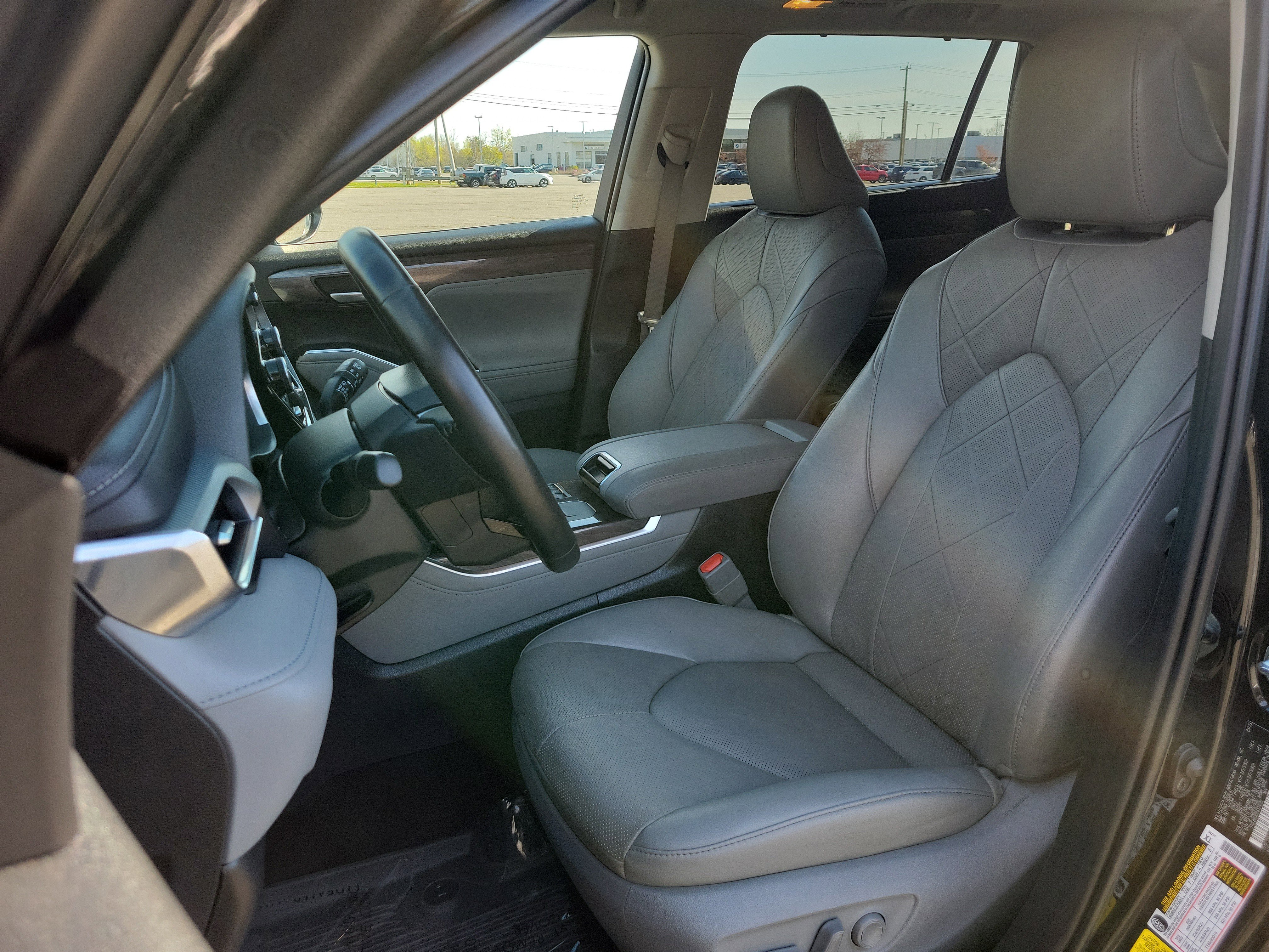 Used 2023 Toyota Highlander Platinum AWD/4WD image 14