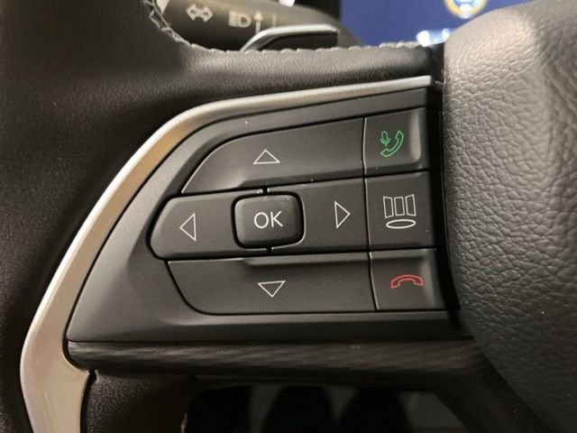 Used 2025 Jeep Grand Cherokee Laredo X w/ Luxury Tech Group I image 32