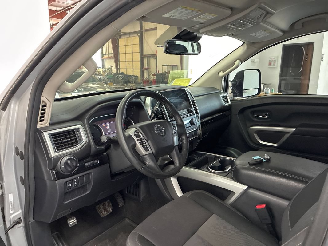 Used 2020 Nissan Titan SV w/ SV Convenience Package AWD/4WD image 8