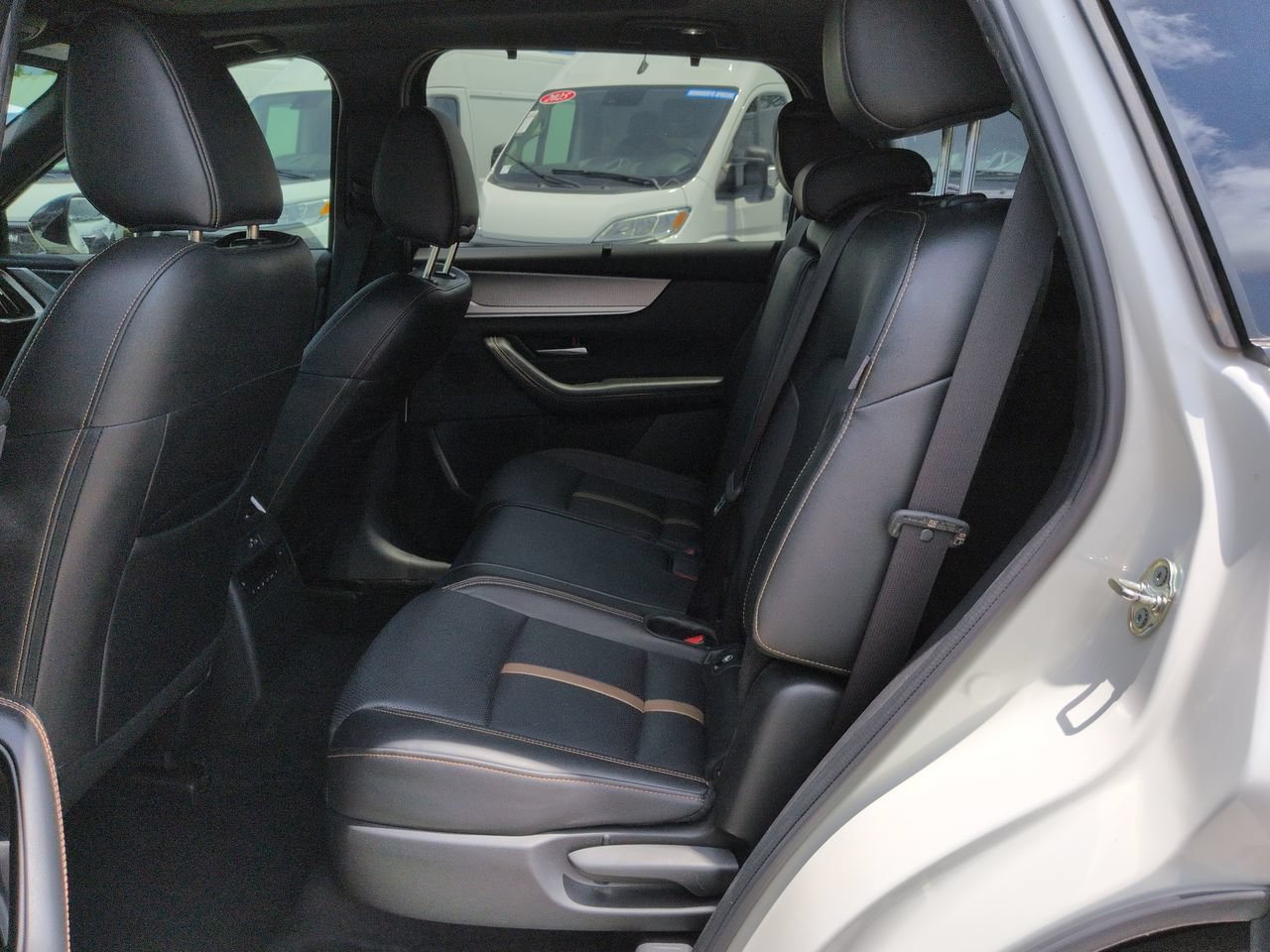 Used 2025 MAZDA CX-70 Plug-In Hybrid w/ Premium Plus AWD/4WD image 14
