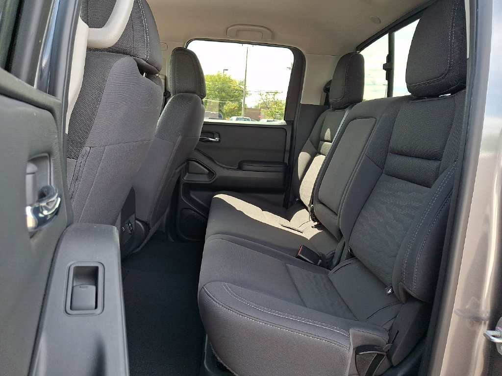 Certified 2024 Nissan Frontier SV w/ Technology Package AWD/4WD image 11