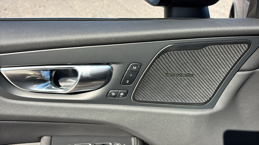 New 2027 Volvo XC60 B5 Ultra AWD/4WD image 13