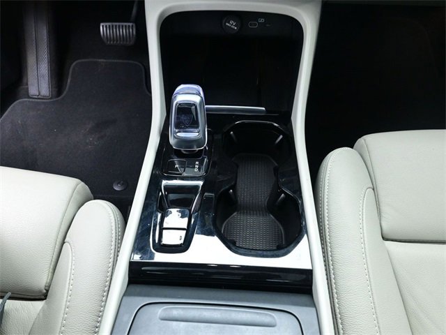 Used 2023 Volvo XC40 B5 Plus w/ Driver Assist Package image 13