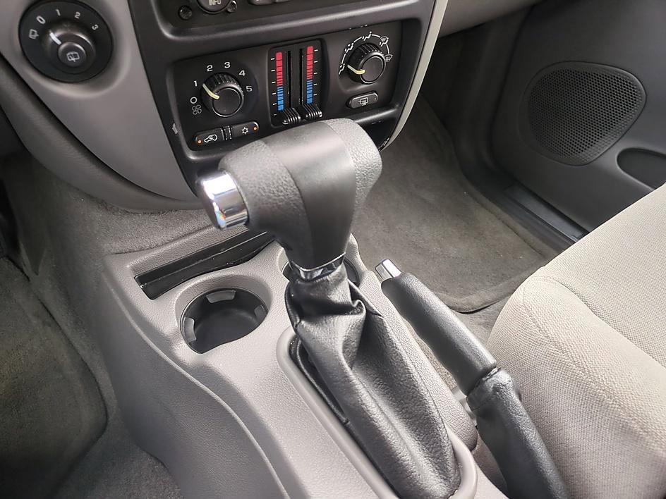 Used 2006 Chevrolet TrailBlazer LS w/ LS Preferred Equipment Group AWD/4WD image 23