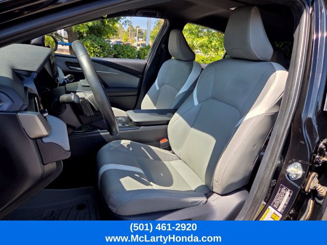 Used 2025 Toyota Camry SE FWD image 7