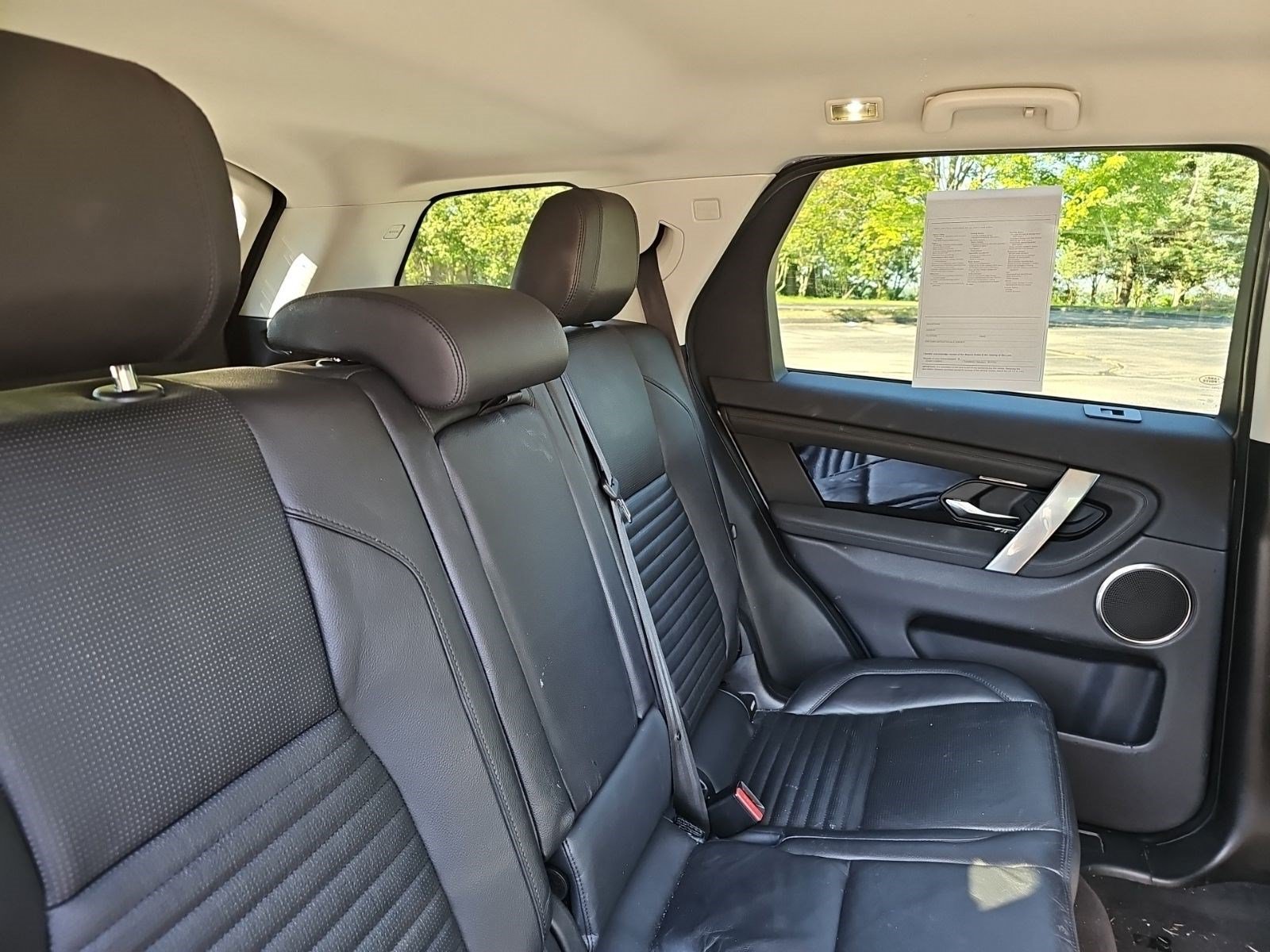 Used 2021 Land Rover Discovery Sport SE AWD/4WD image 15
