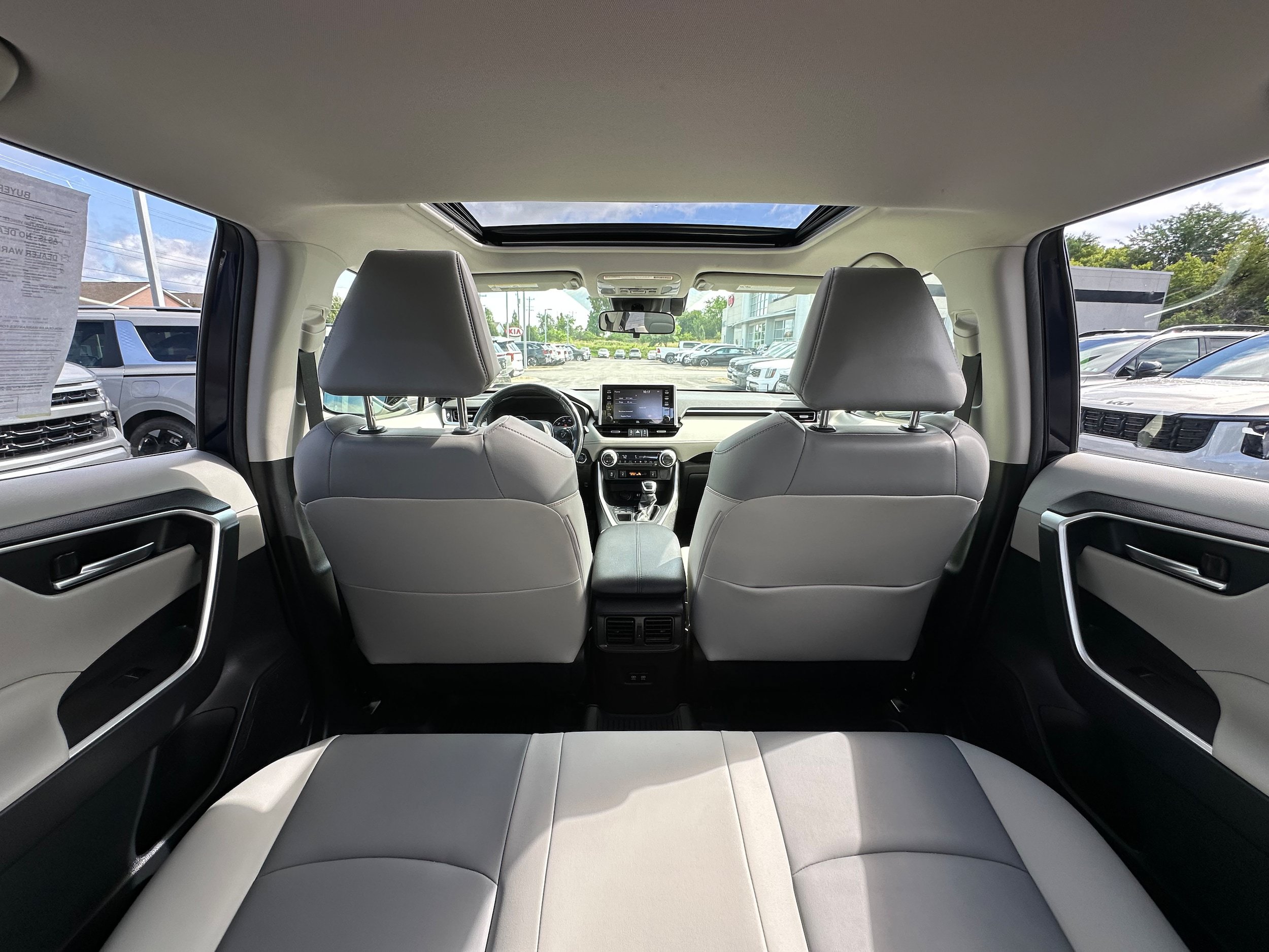 Used 2019 Toyota RAV4 XLE Premium w/ Cold Weather Package AWD/4WD image 11