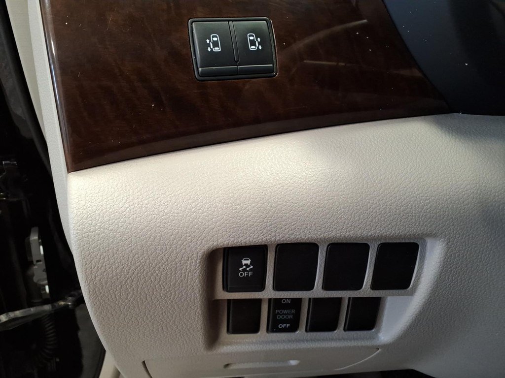 Used 2015 Nissan Quest SV FWD image 10
