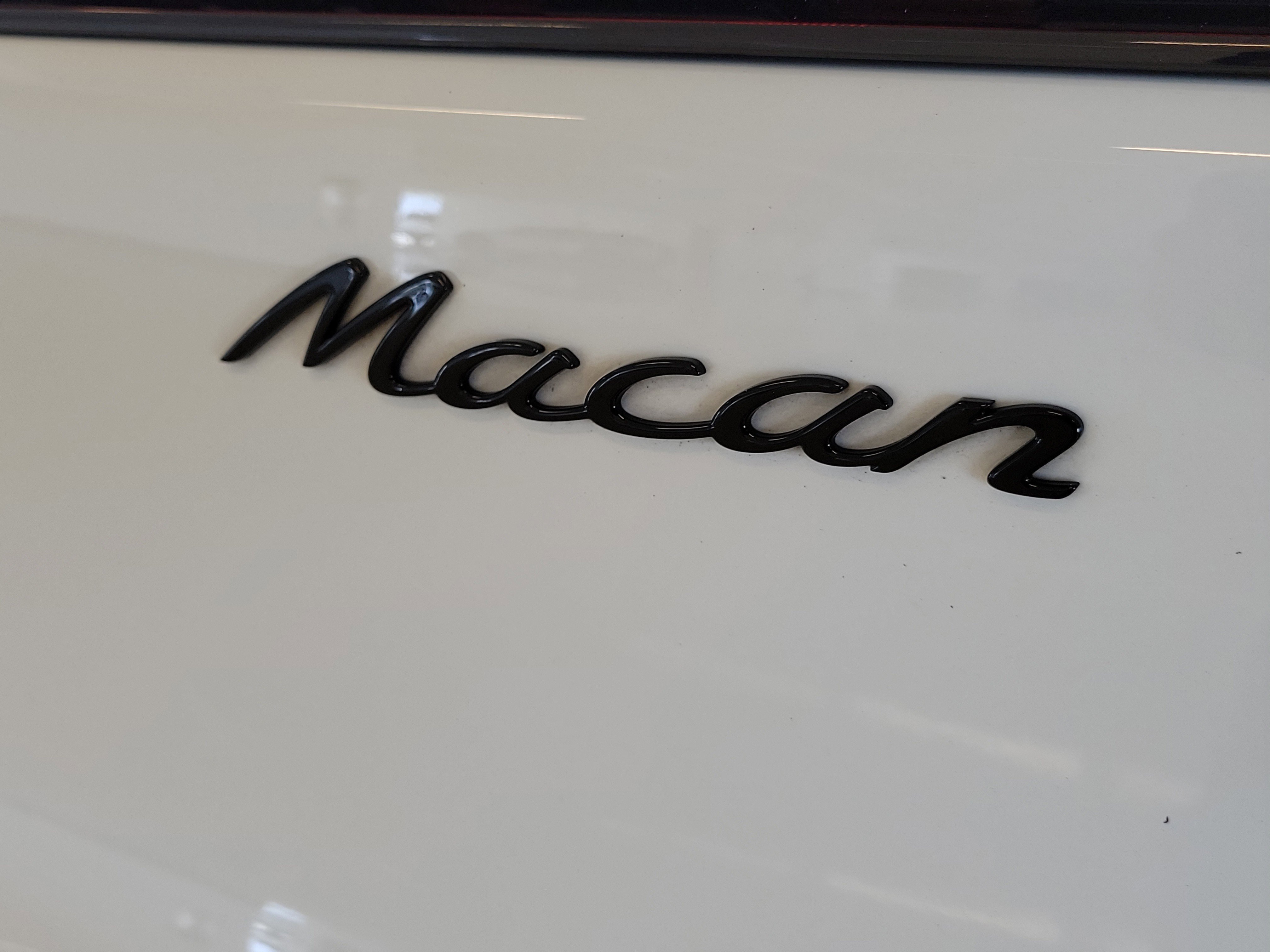 Used 2023 Porsche Macan AWD/4WD image 9
