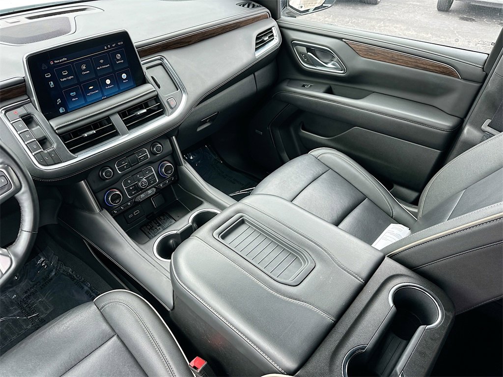 Used 2024 Chevrolet Suburban Premier image 23