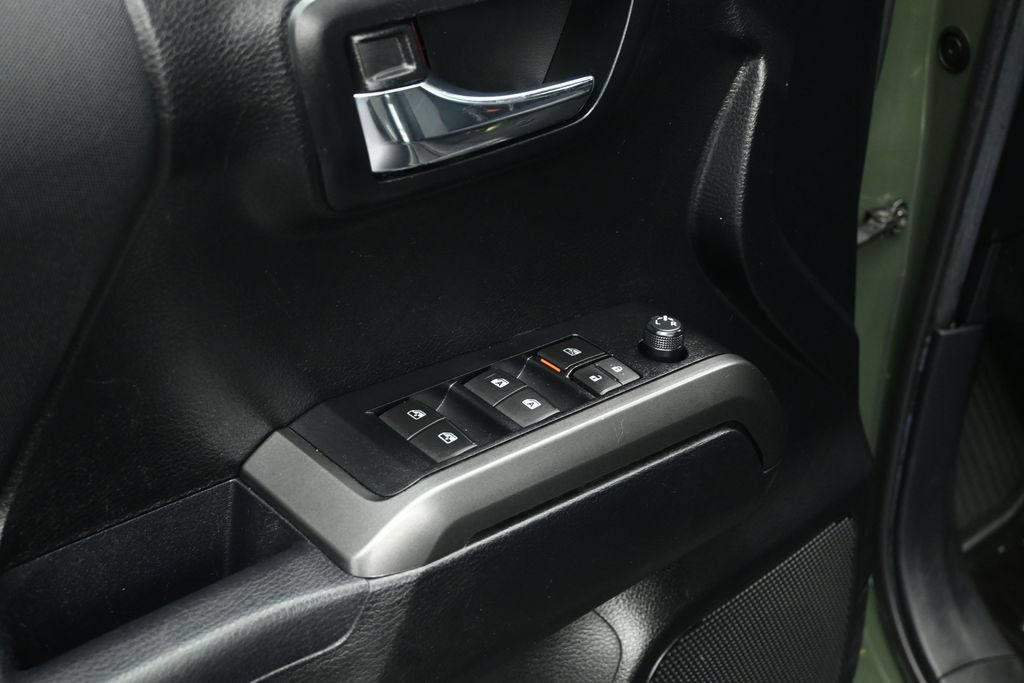 Used 2022 Toyota Tacoma TRD Off-Road w/ Technology Package RWD image 10