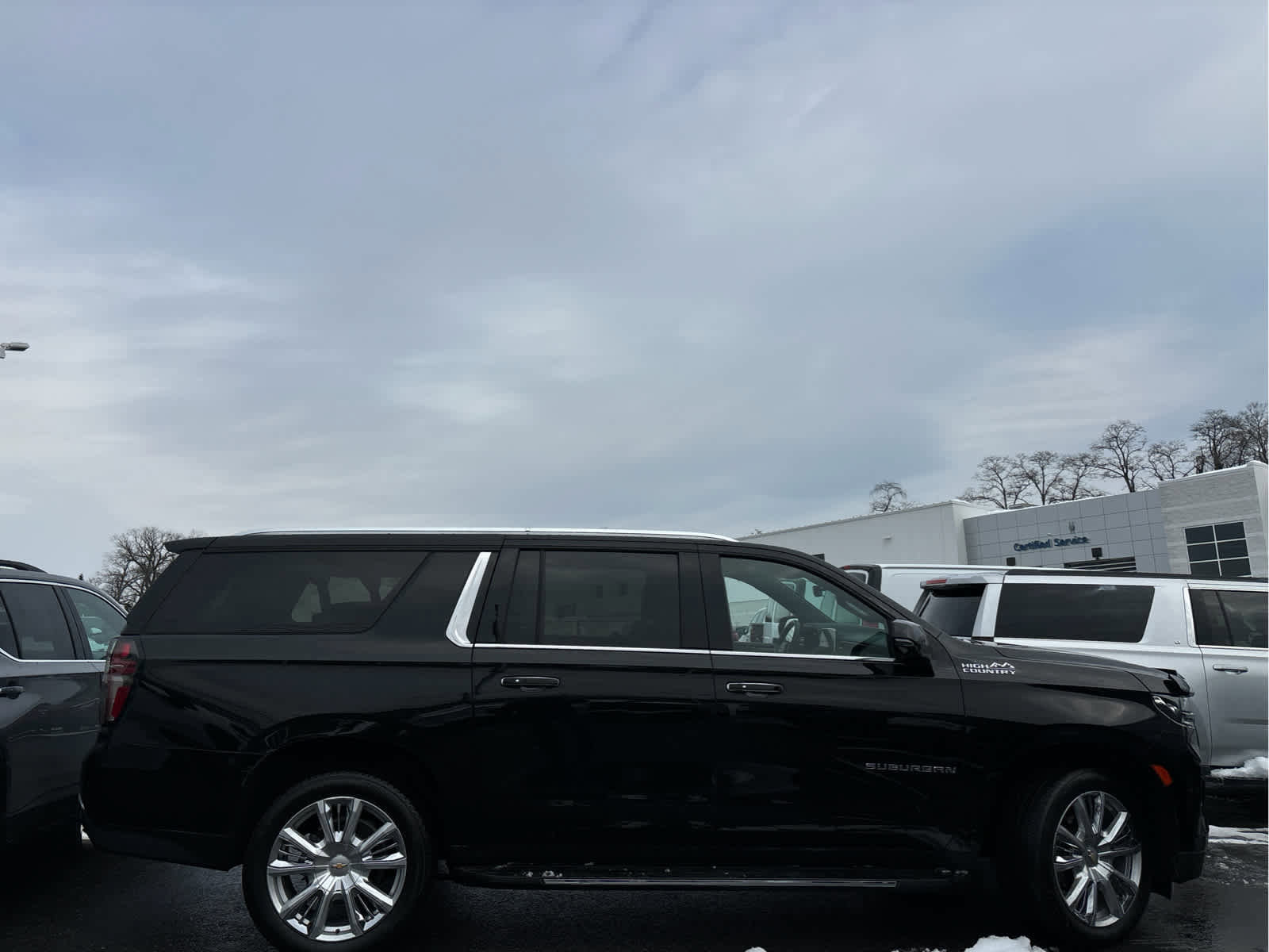 Certified 2023 Chevrolet Suburban High Country image 4