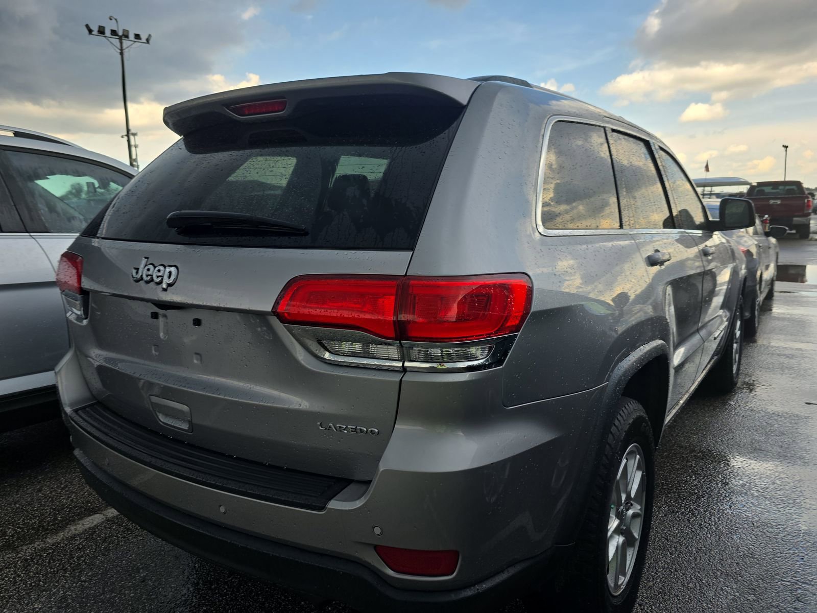 Used 2019 Jeep Grand Cherokee Laredo image 26