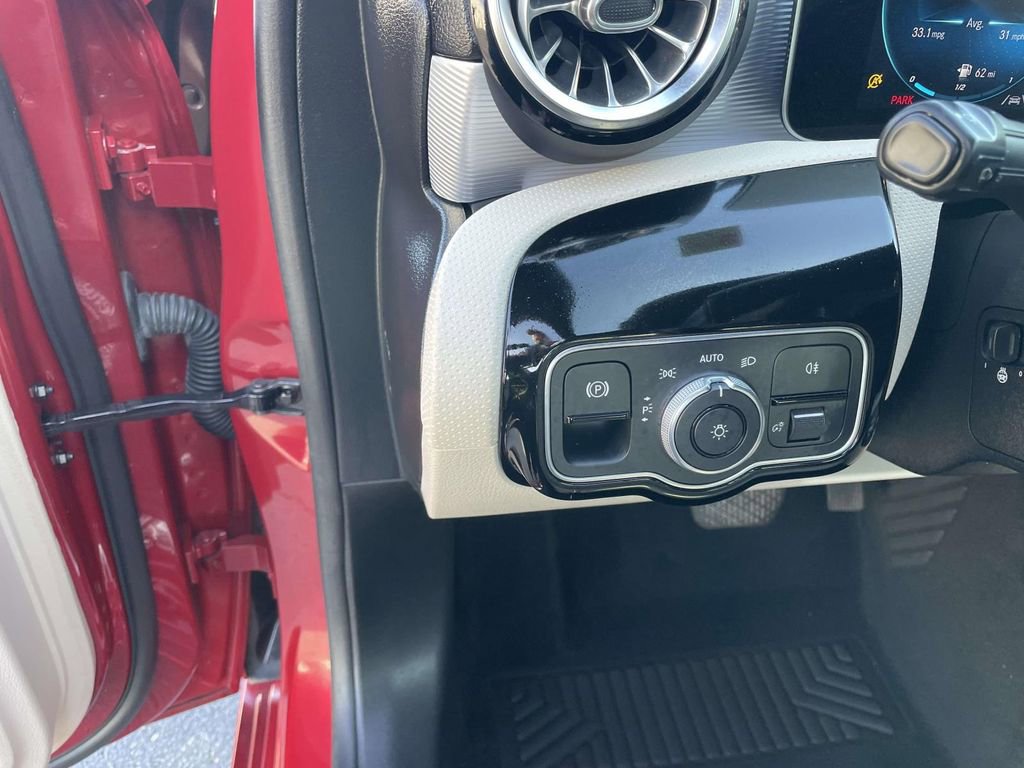 Used 2020 Mercedes-Benz A 220 4MATIC image 31