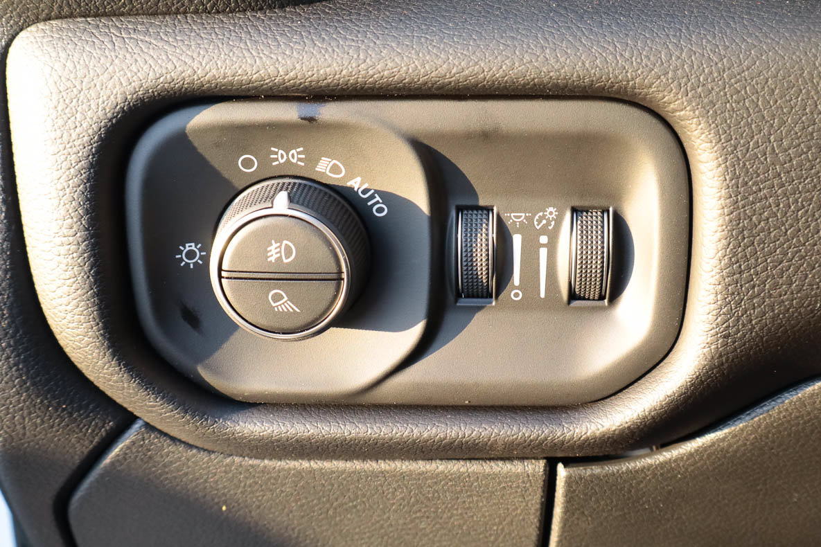 New 2027 RAM 3500 Laramie AWD/4WD image 15