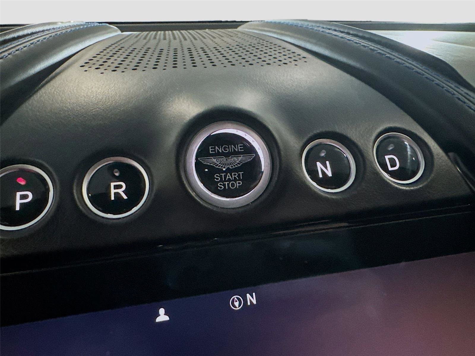 Used 2021 Aston Martin DBX image 13