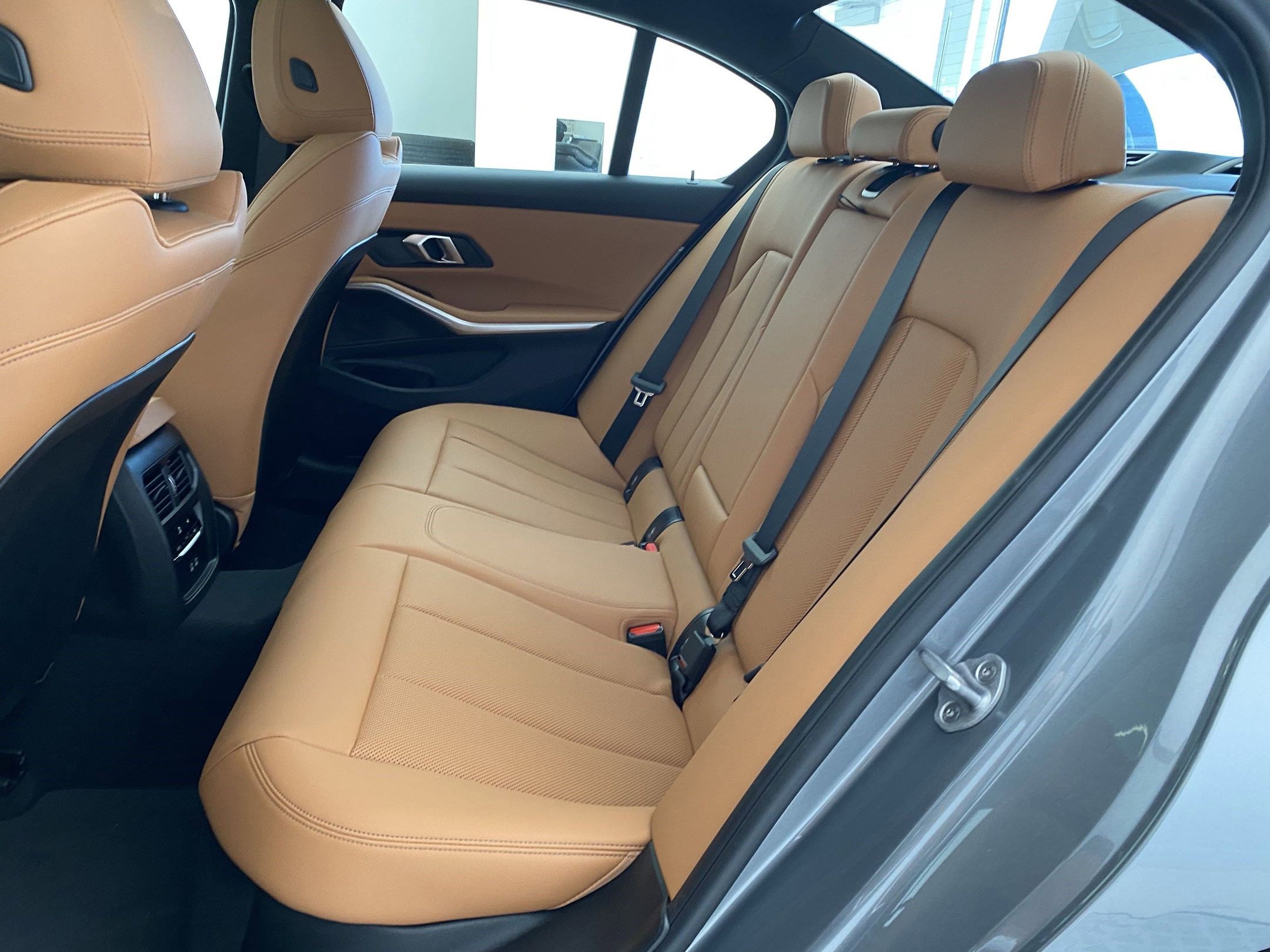 Used 2025 BMW 330i xDrive Sedan w/ Convenience Package image 16