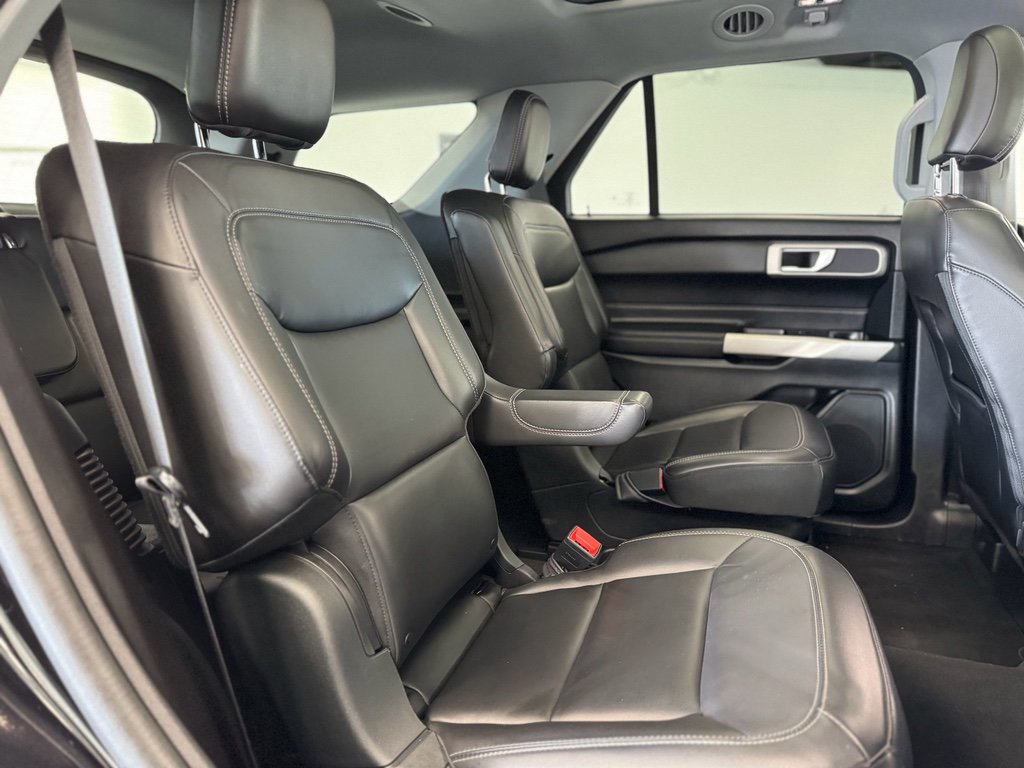 Used 2021 Ford Explorer XLT w/ Equipment Group 202A image 32