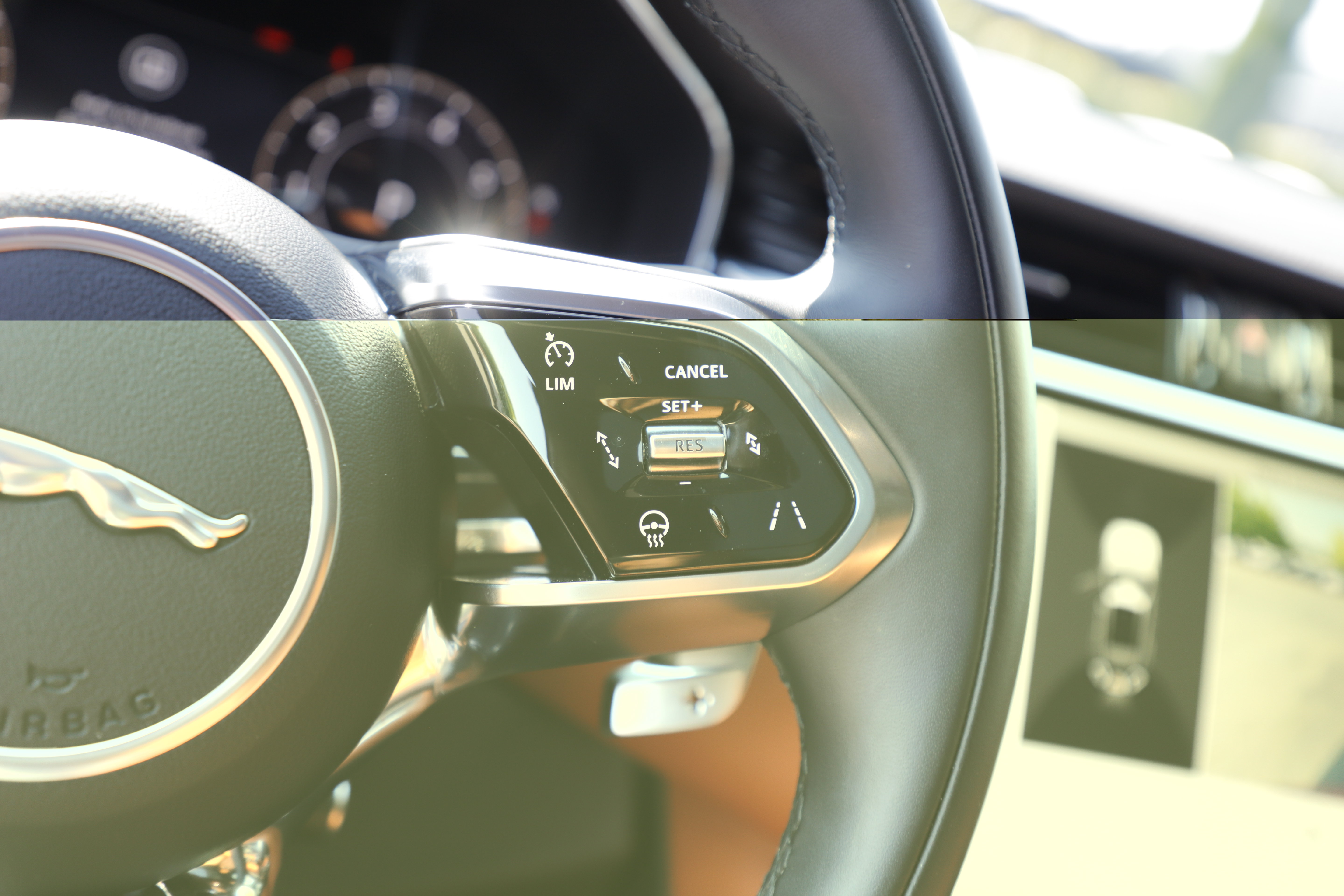 Certified 2025 Jaguar F-PACE R-Dynamic S AWD/4WD image 23