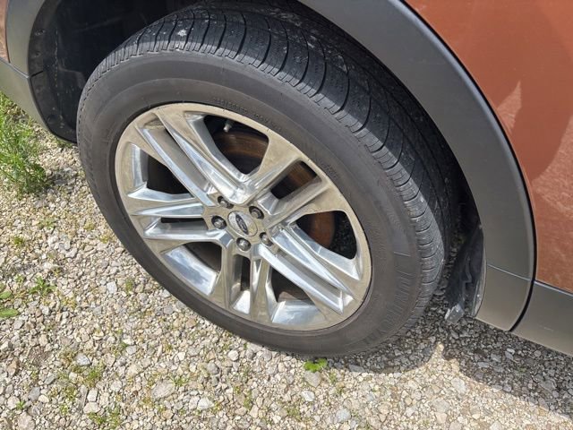 Used 2017 Ford Explorer XLT w/ Equipment Group 202A FWD image 9