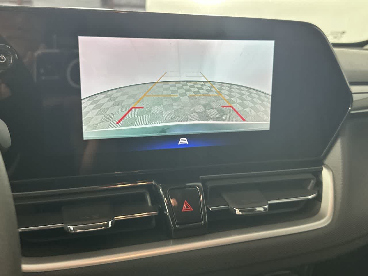 Used 2025 Chevrolet TrailBlazer LT AWD/4WD image 16