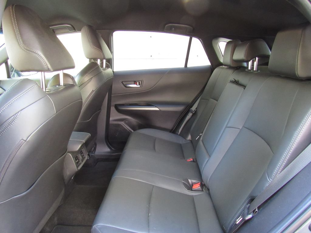 Certified 2022 Toyota Venza XLE AWD/4WD image 15